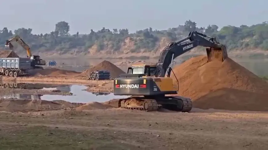 बांदा में खनन का 'खेल' : जांच टीम के आते ही गड्ढे बराबर, जाते ही नदी में फिर तन गए अवैध पुल