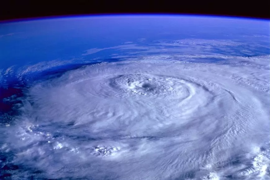 Which statement is true about South and North Poles of the Earth?